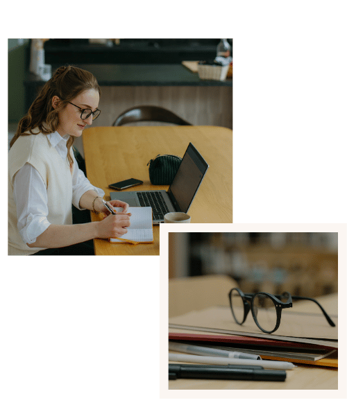 Image d'une traductrice qui travaille sur une table devant un ordinateur portable et écrit dans un carnet.